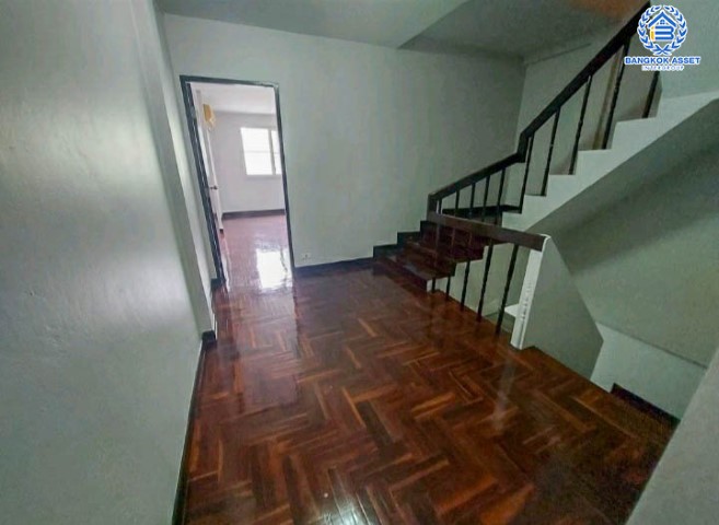 *****ทาวน์โฮมมือสองย่านกรุงเทพฯ ม.อัศวินการ์เด้น จรัญสนิทวงศ์45 #หลังมุม เนื้อที่ 19.3 ตร.ว. ฟังก์ชันจัดเต็ม 4 ห้องนอน 3 ห้องน้ำ 1 ที่จอดรถ ทาวน์โฮมพร้อมอยู่ บนทำเลคุ้มค่า เพียง 10 นาทีก็ถึงรถไฟฟ้าสายสีน้ำเงิน "สถานีบางขุนนนท์" ใกล้ทางด่วน "ศรรัช" จองเลย!